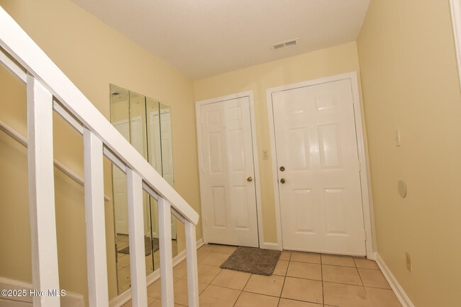 Building Photo - 114 Greenford Pl