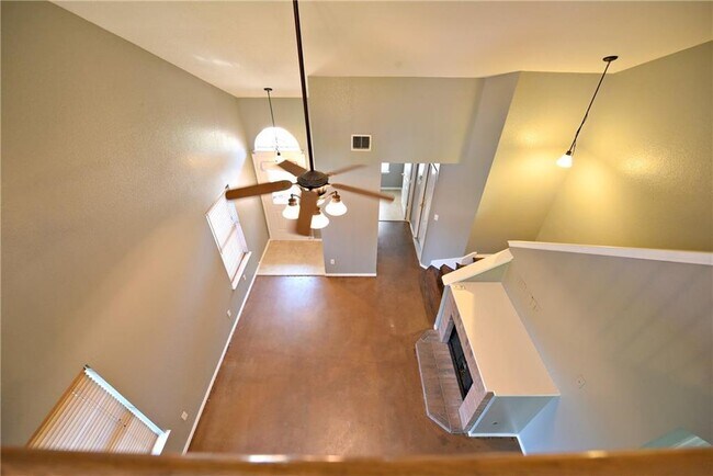 Building Photo - 2813 Greenlee Dr