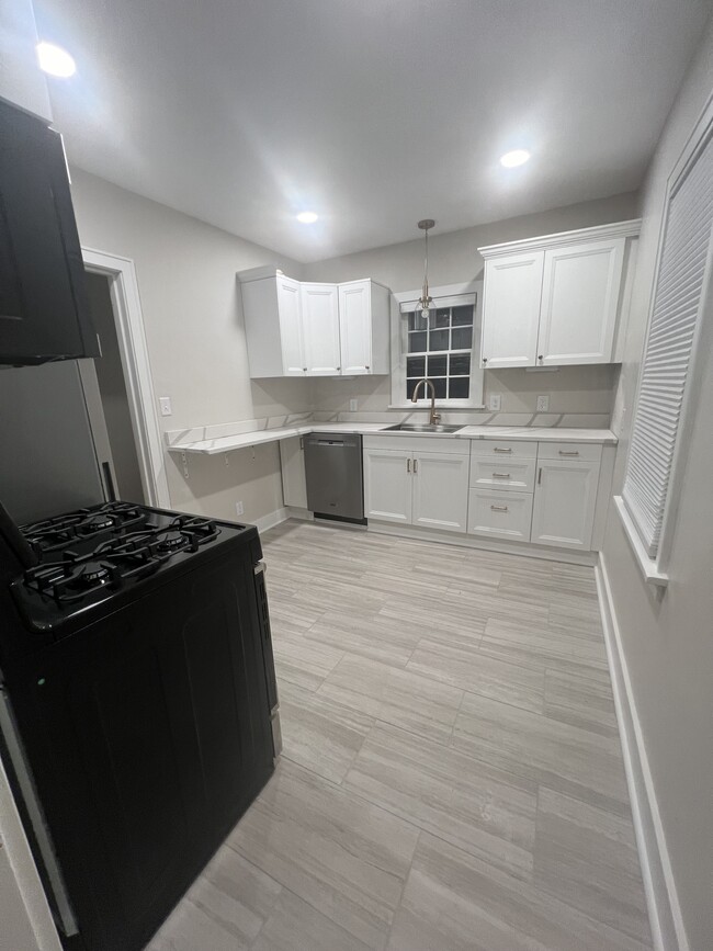 Foto del edificio - 613 E 20th St