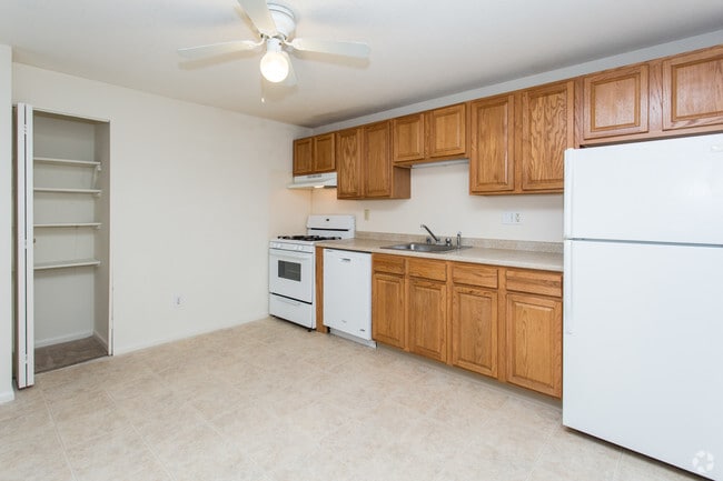Interior Photo - Edgewood Gardens Embassy and Wilder Ridge Apartments
