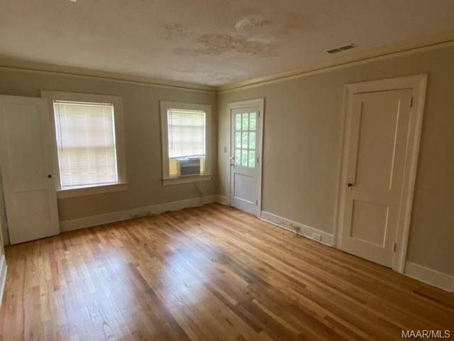 Foto del edificio - 329 Cloverdale Rd