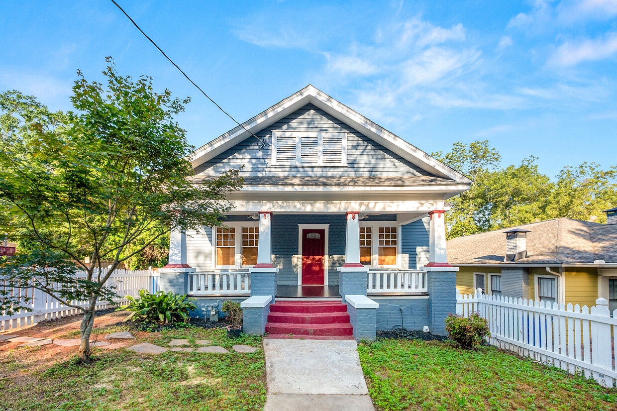 Foto principal - 139 E Lake Terrace SE