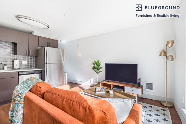 Building Photo - 10595 Main St