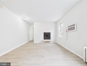 Building Photo - 517 S 5th St