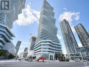 Building Photo - 3900-3900 Confederation Pkwy