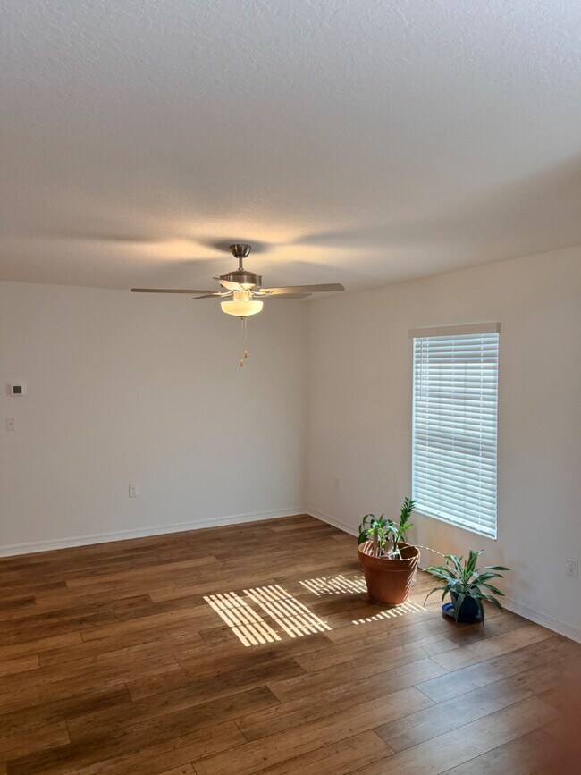 Foto del edificio - Beautiful 3 Bedroom, 2 Bathroom, 2 Car Garage home for rent in Royal Highlands on .46 acres!