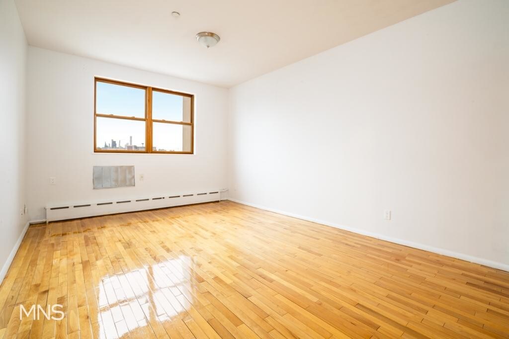 661 Meeker Ave Unit 3R