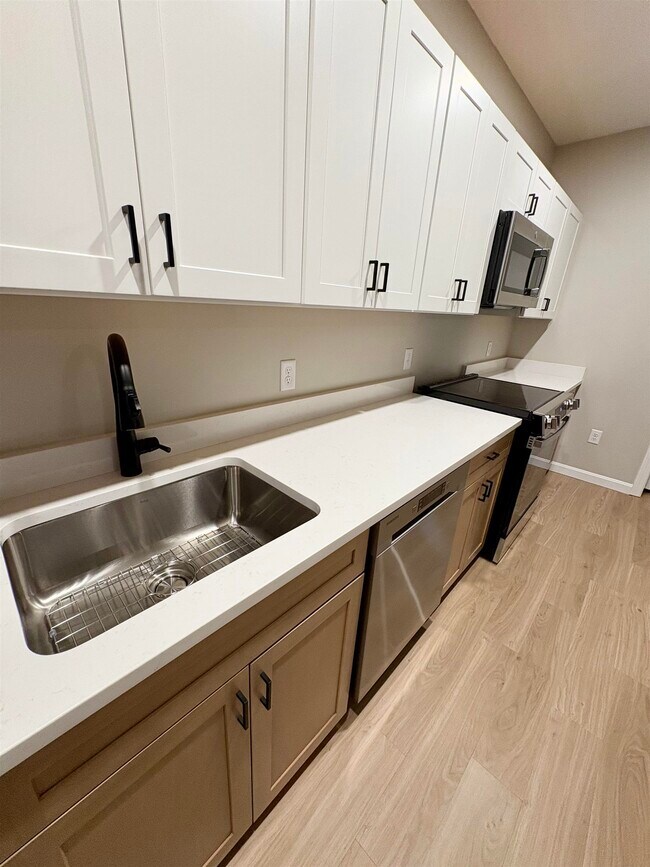 Foto del edificio - 15 Mountain Rd