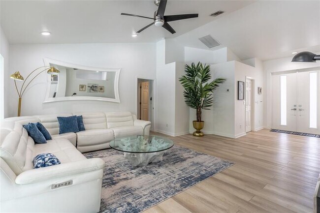 Foto del edificio - 201 S Bahama Ave