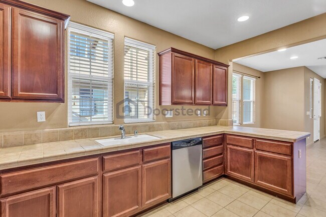 Building Photo - 104 Barnhill Dr