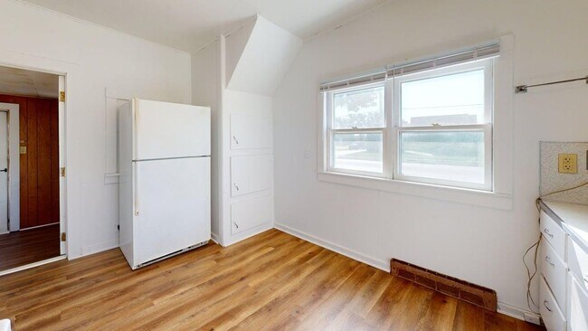 Foto del edificio - Downtown Ames Duplex - Main Floor Unit