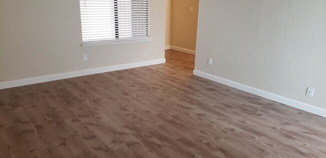 Building Photo - NICE 1 BED/1 BATH 665 SQ FT WILDCREEK COND...