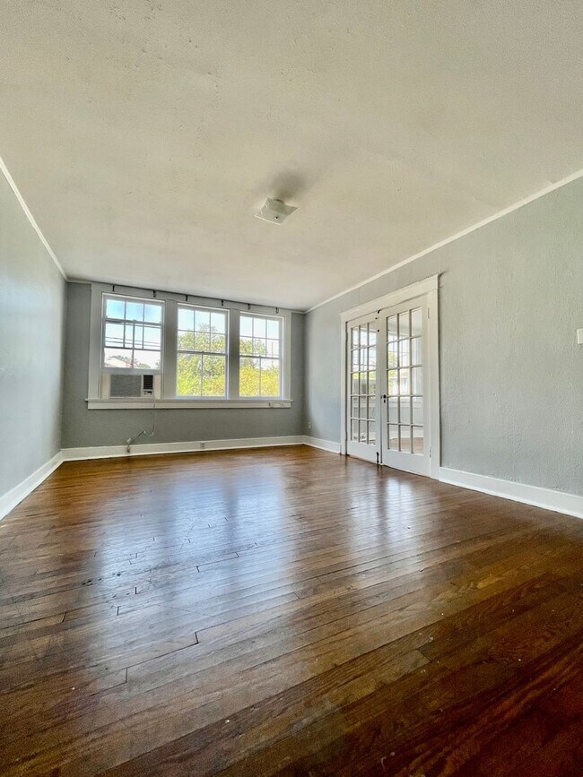 Foto del edificio - 2bd/1ba Conveniently Next to Loyola and Tu...