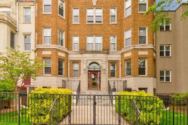 Foto del edificio - 2535 13th St NW