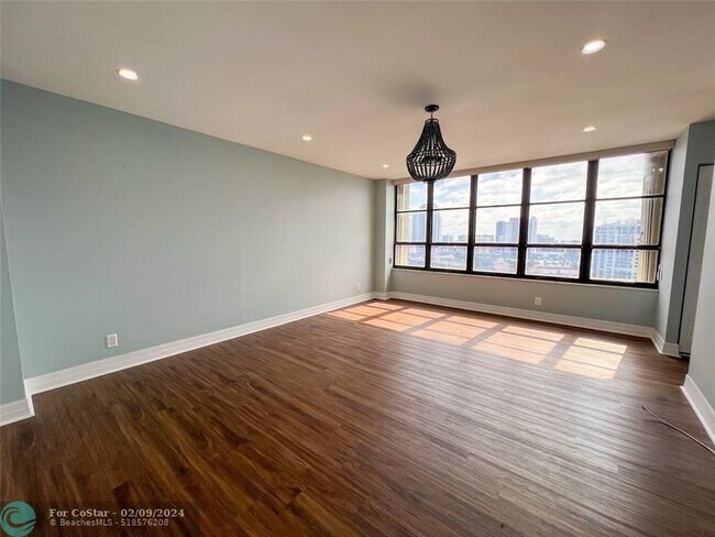 Building Photo - 600 Three Islands Boulevard