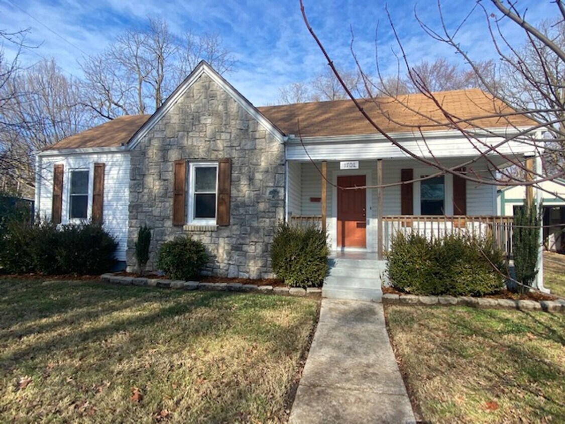 Foto principal - Adorable 2 Bedroom Early July!