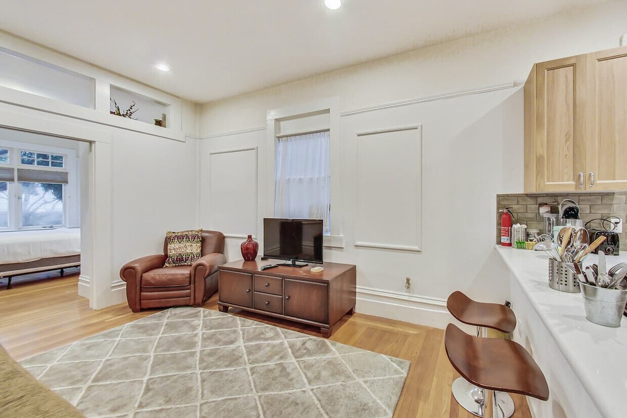 Foto principal - 2474 Washington St