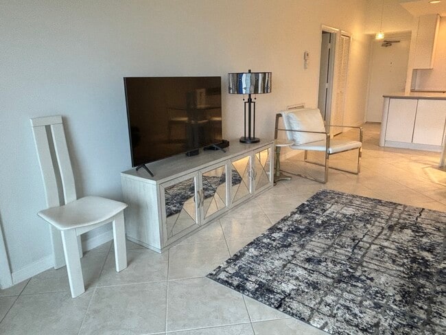 Tastefully fully furnished - 6000 N Ocean Blvd