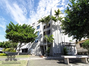 Building Photo - 112 S School St