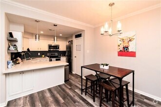 Building Photo - 921 Marine Dr