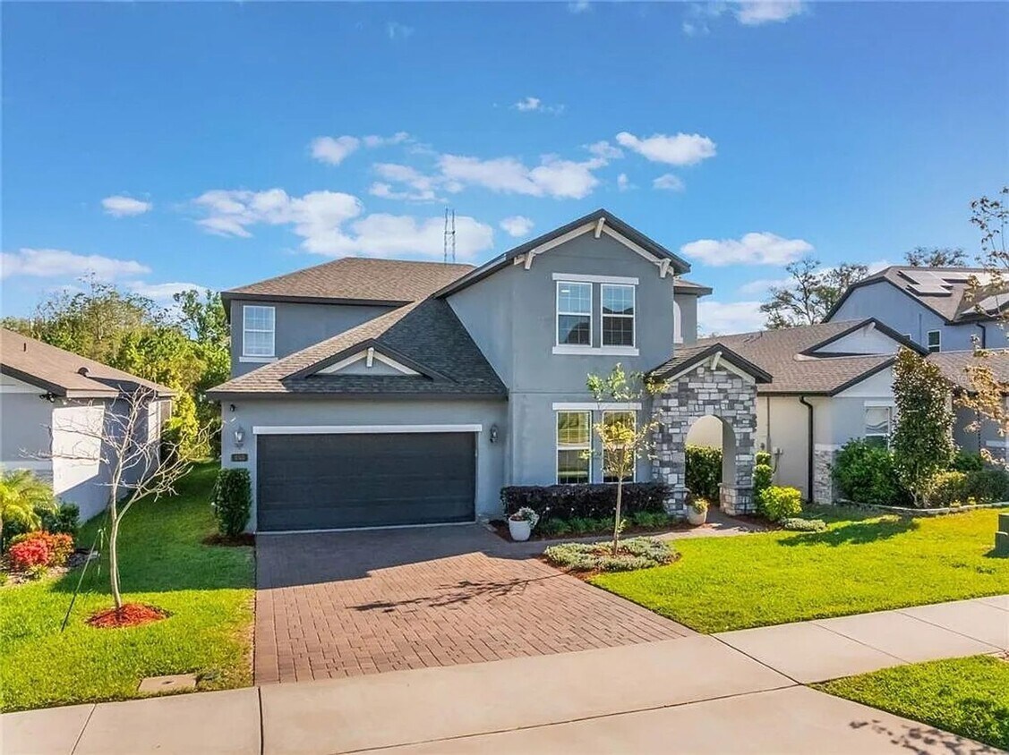 Foto principal - Stunning 5 bedroom home in Longwood