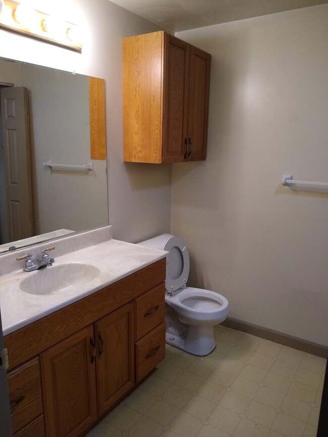 bathroom - 4 S Market St