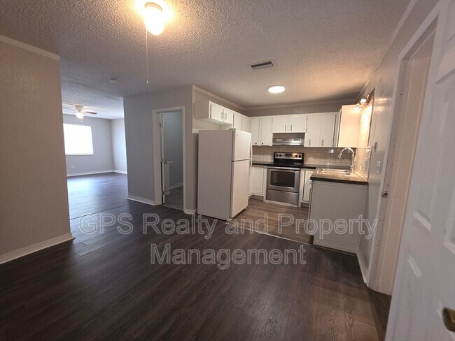 Foto del edificio - 843 Grove Ave