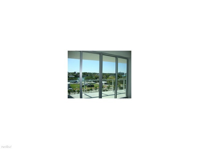 Building Photo - 6362 Collins Ave