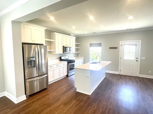 Building Photo - 1711 Sparkleberry Ln