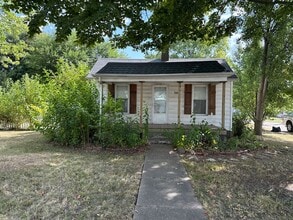 Building Photo - 501 E Elm St