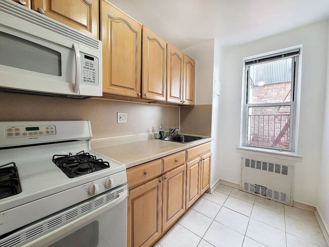 Foto del edificio - 105-28 65th Ave