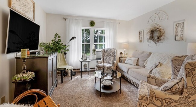 Foto del edificio - Silvertree Seniors Jamestown