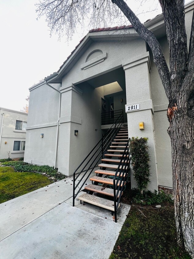 2811 W Avenue K12 Unit 160, Lancaster, CA 93536 Condo for Rent in