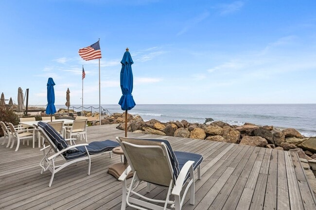 Building Photo - 3086 Solimar Beach Dr