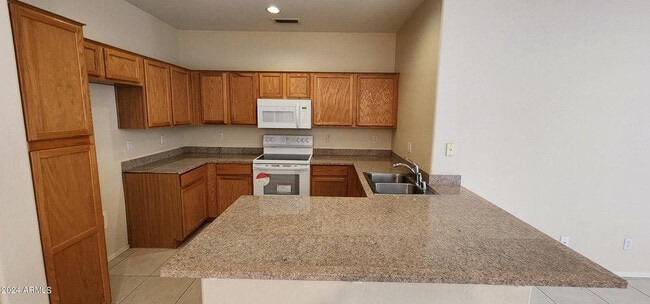 Foto del edificio - 1842 N 112th Dr
