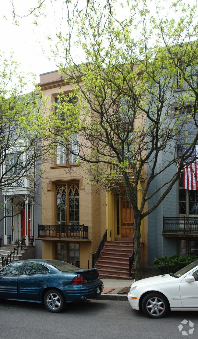 Building Photo - 8 Madison Pl