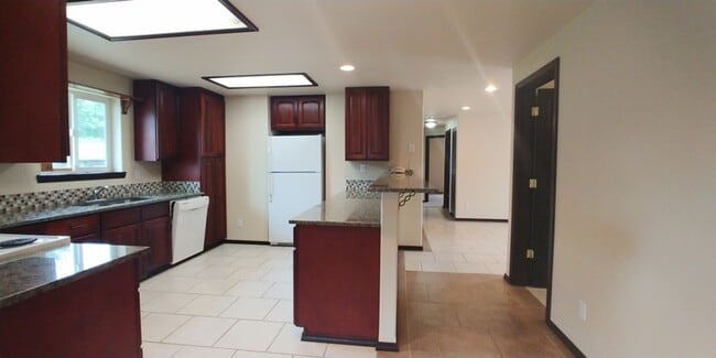 Building Photo - Aberdeen 3 bedroom, 1 bath home