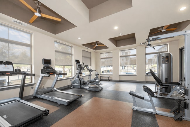 Building Photo - Encore 281 Apartments