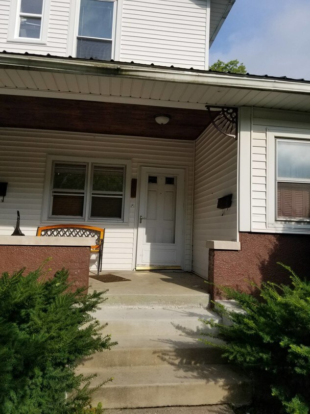 649 Washington Ave Unit 649, Defiance, OH 43512 Room for Rent in
