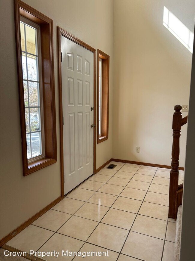 Building Photo - 5 br, 3 bath House - 2744 Willowbrook Ave.