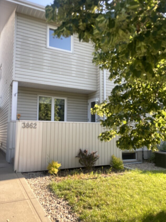 Photo principale - 3862 7th Ave E