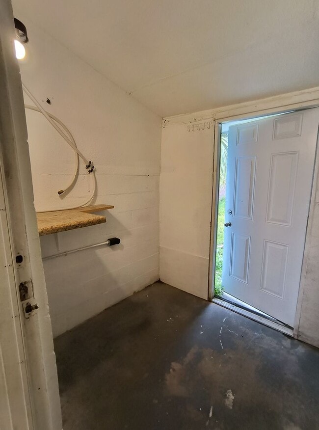 Foto del edificio - 2-Bedroom Home for Rent in Downtown Winter...