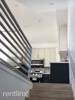 Foto del edificio - 5 br, 5 bath Townhome - 1213 N Alexandria Ave
