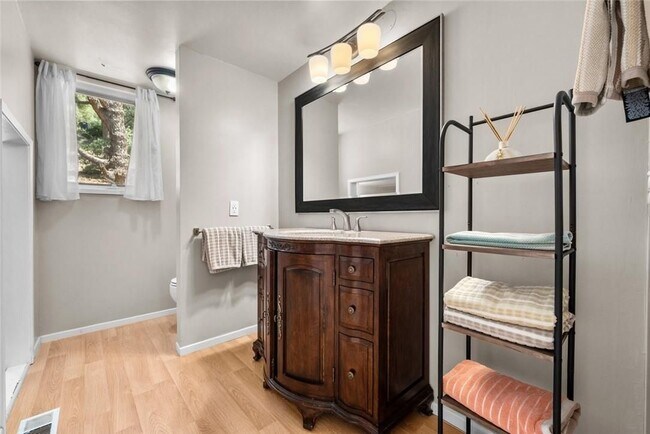 Foto del edificio - 2304 Woodland Dr