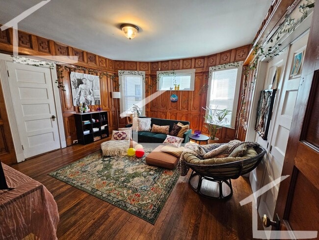 Nice 3 bed in Allston...... - Nice 3 bed in Allston...... House