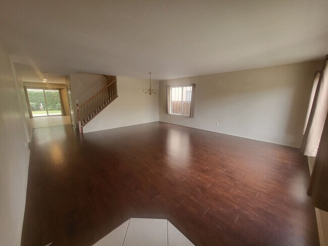 Building Photo - RARE 5 BEDROOMS in the BRIARWOOD Neighborh...