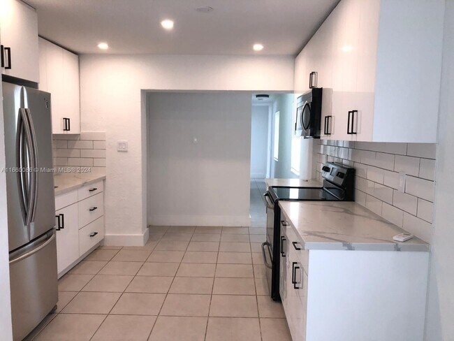 Foto del edificio - 300 NW 97th St