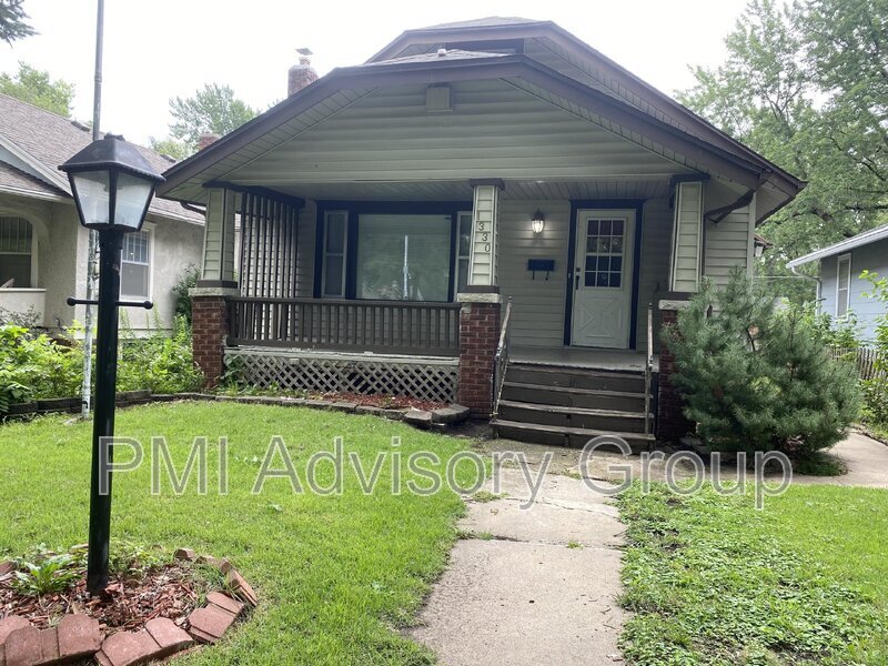 Primary Photo - 1330 SW Macvicar Ave