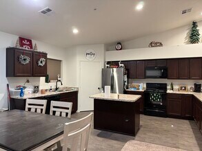 Building Photo - 3621 S Desert Sky Dr