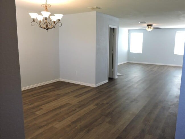 Building Photo - 2816 Paddock Way